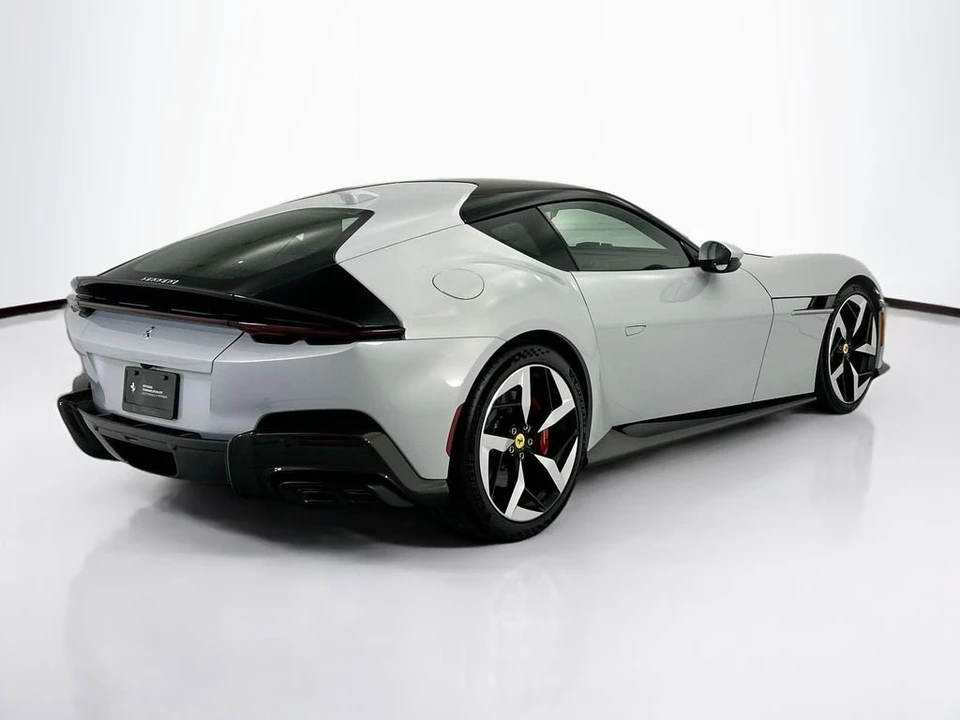 2025 Ferrari 12Cilindri - Image 5 of 30