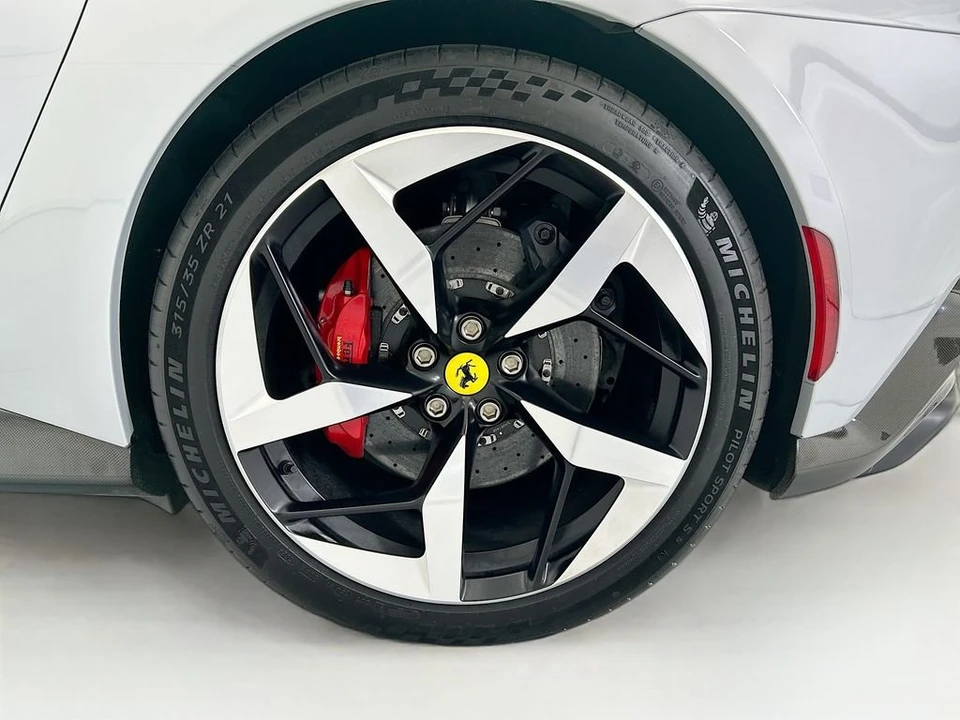 2025 Ferrari 12Cilindri - Image 25 of 30
