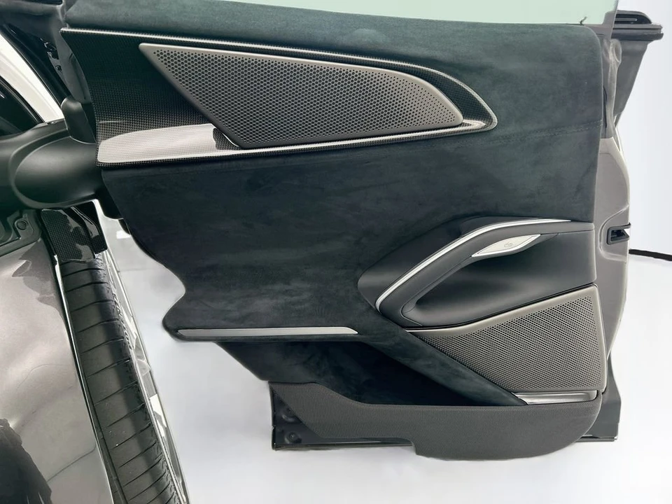 2025 Ferrari Purosangue - Image 24 of 31