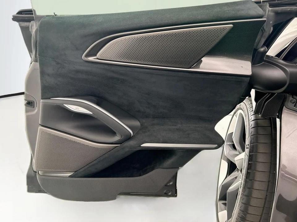 2025 Ferrari Purosangue - Image 25 of 31