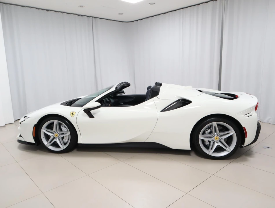 2025 Ferrari SF90 Spider - Image 16 of 31