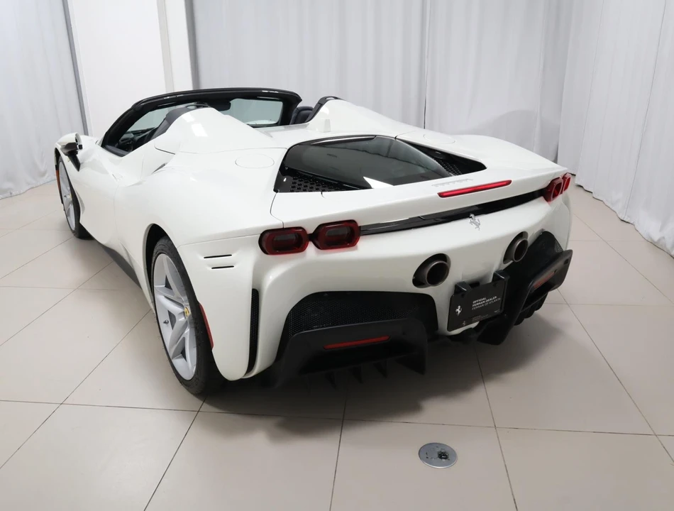 2025 Ferrari SF90 Spider - Image 13 of 31