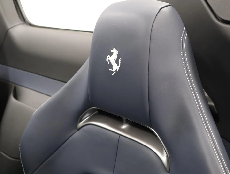 2025 Ferrari SF90 Spider - Image 19 of 31