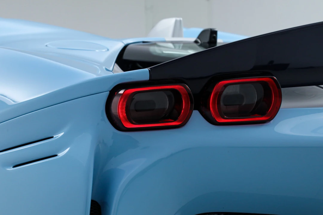 2025 Ferrari SF90 Spider - Image 18 of 31