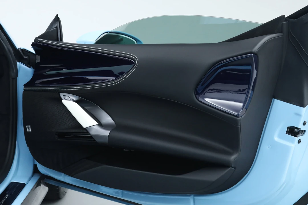 2025 Ferrari SF90 Spider - Image 20 of 31