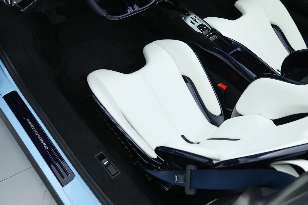 2025 Ferrari SF90 Spider - Image 28 of 31