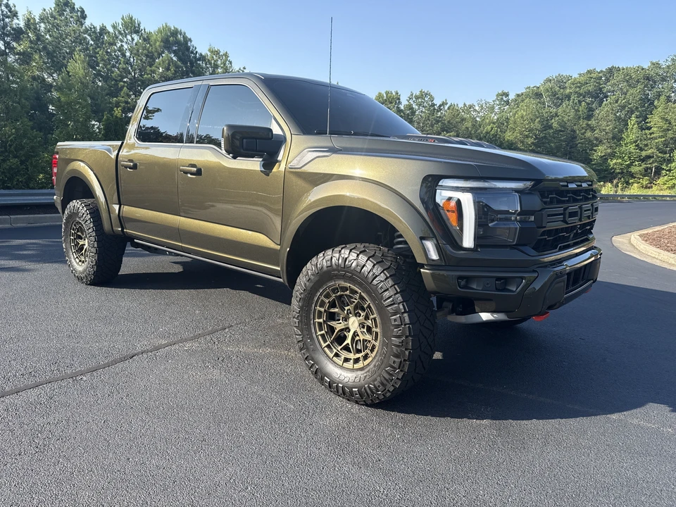 2025 Ford F-150 Raptor 14th Gen - Image 2 of 6