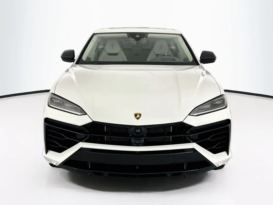 2025 Lamborghini Urus SE - Image 2 of 31