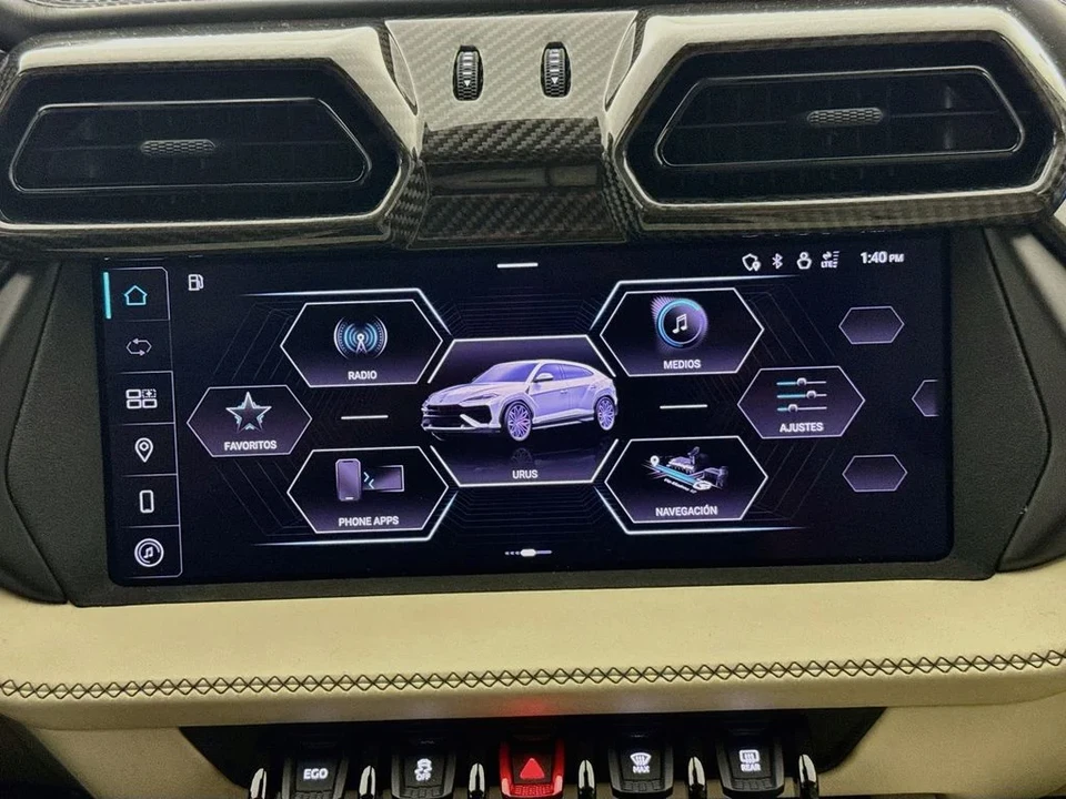 2025 Lamborghini Urus SE - Image 15 of 31