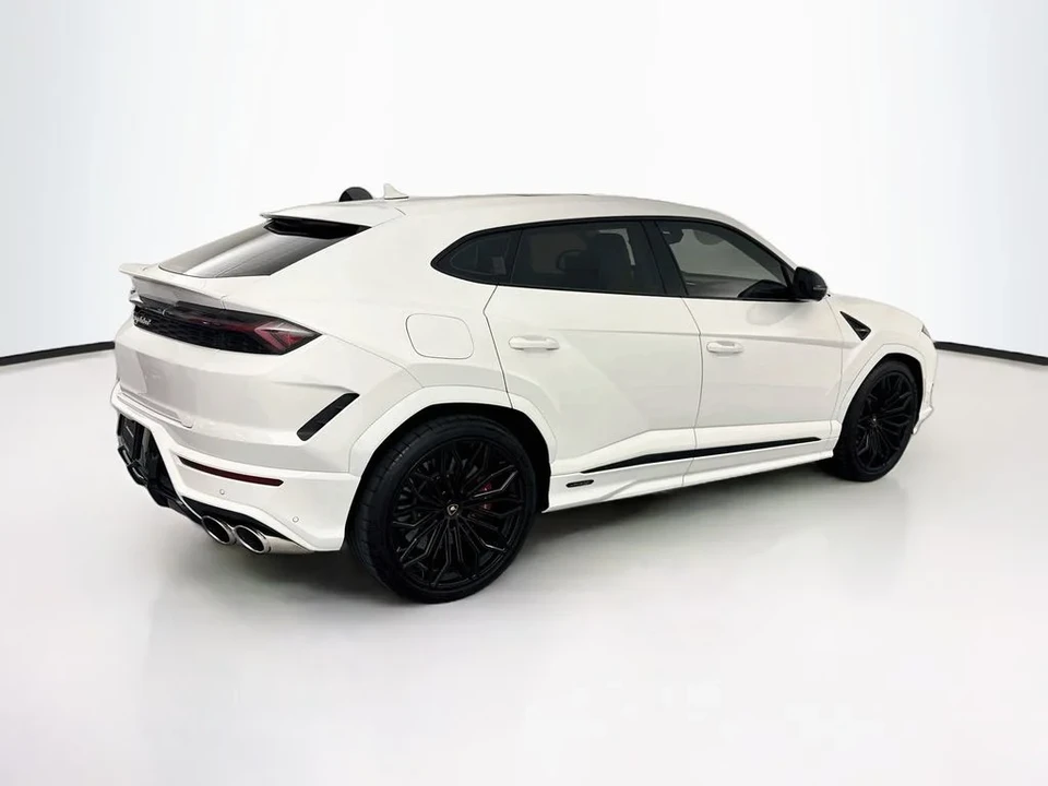 2025 Lamborghini Urus SE - Image 5 of 31