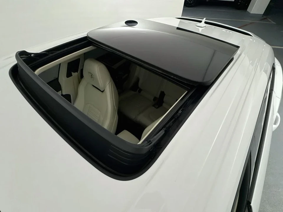 2025 Lamborghini Urus SE - Image 23 of 31