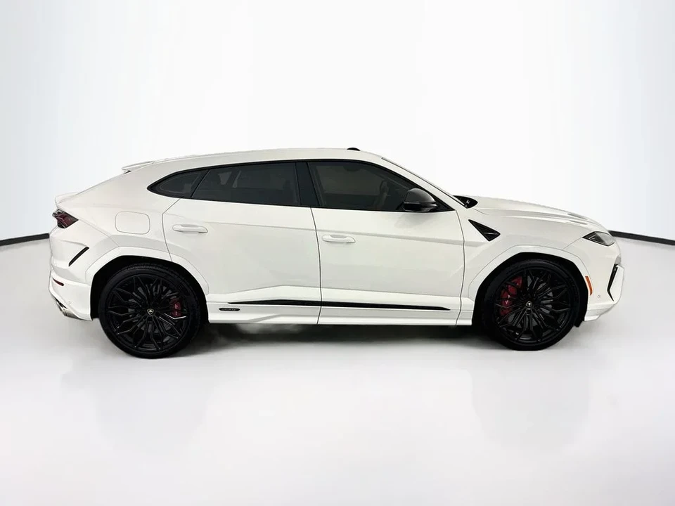 2025 Lamborghini Urus SE - Image 4 of 31