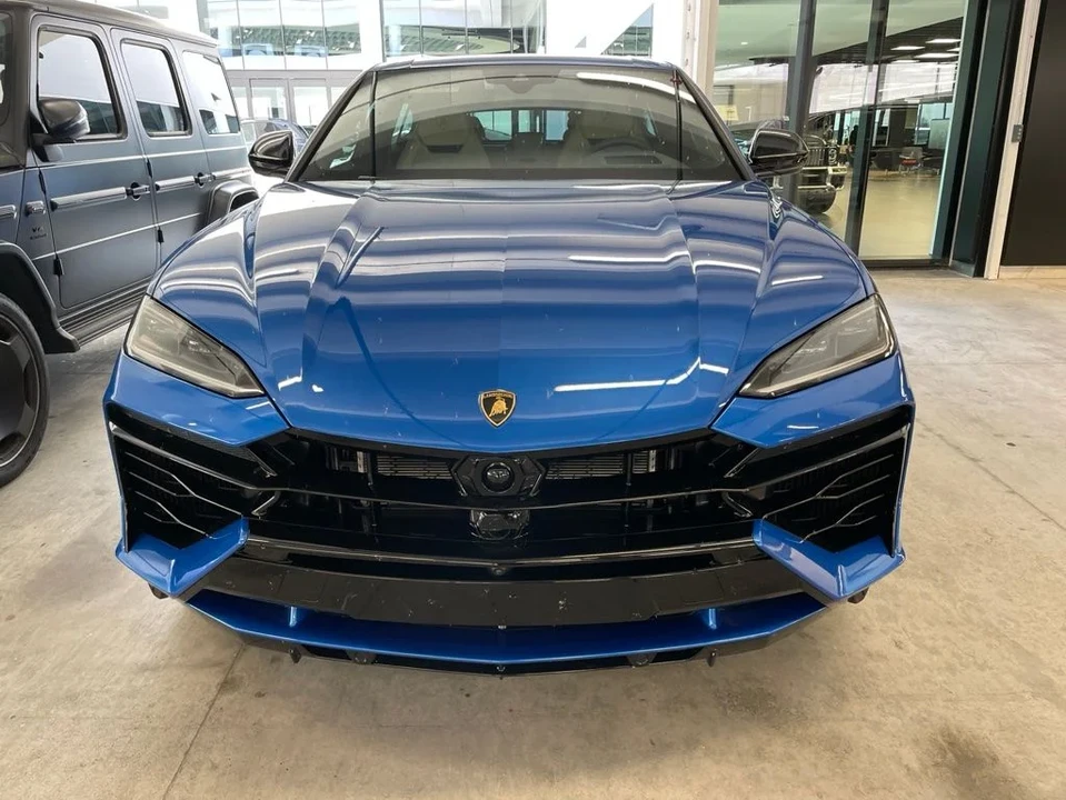 2025 Lamborghini Urus SE - Image 2 of 4