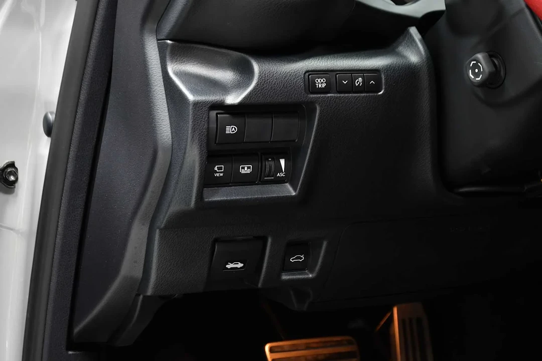 2025 Lexus IS 3rd Gen - Image 17 of 30