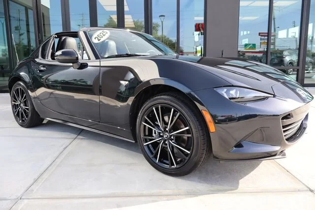 2025 Mazda ND MX-5 Miata - Image 19 of 31