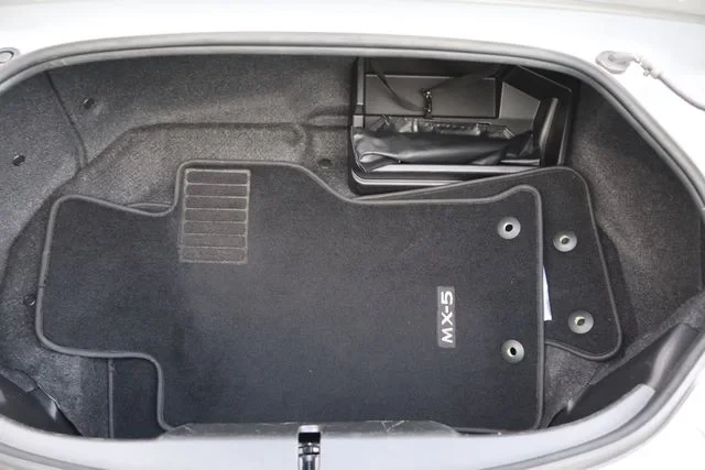 2025 Mazda ND MX-5 Miata - Image 17 of 31