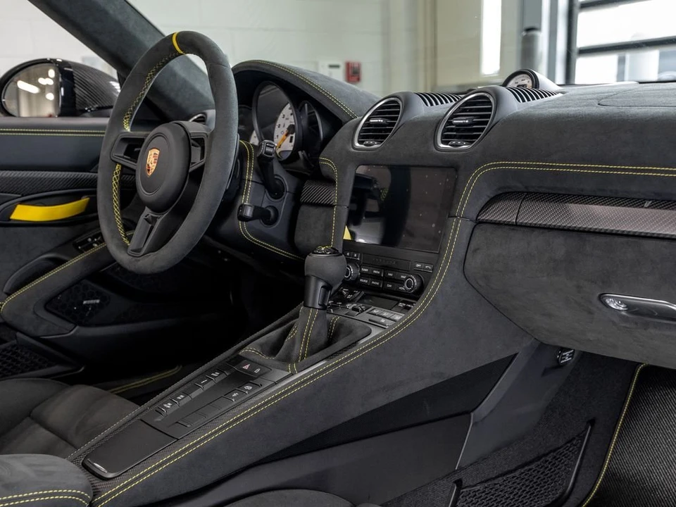 2025 Porsche 718 Boxster Spyder RS - Image 25 of 31