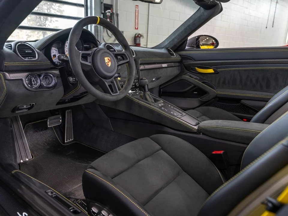 2025 Porsche 718 Boxster Spyder RS - Image 27 of 31