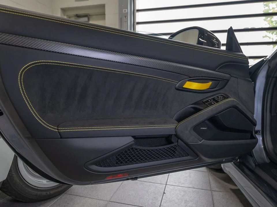 2025 Porsche 718 Boxster Spyder RS - Image 26 of 31