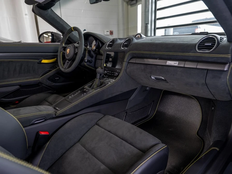 2025 Porsche 718 Boxster Spyder RS - Image 23 of 31