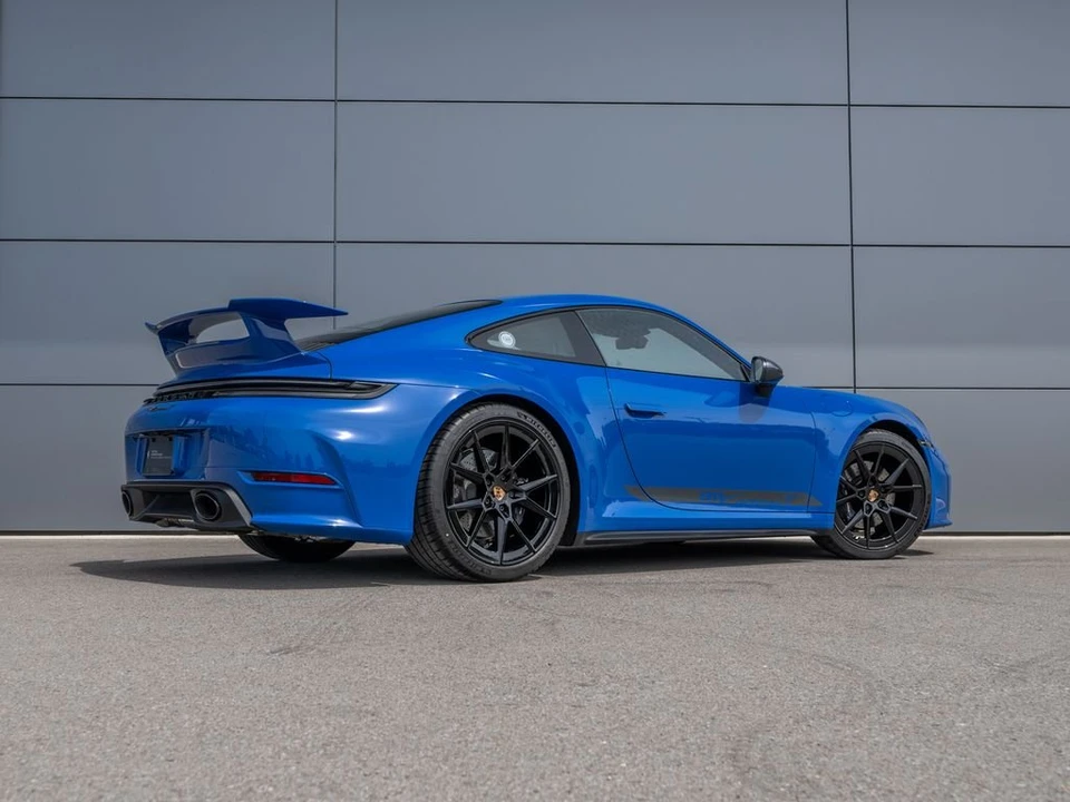2025 Porsche 992 Carrera - Image 6 of 31
