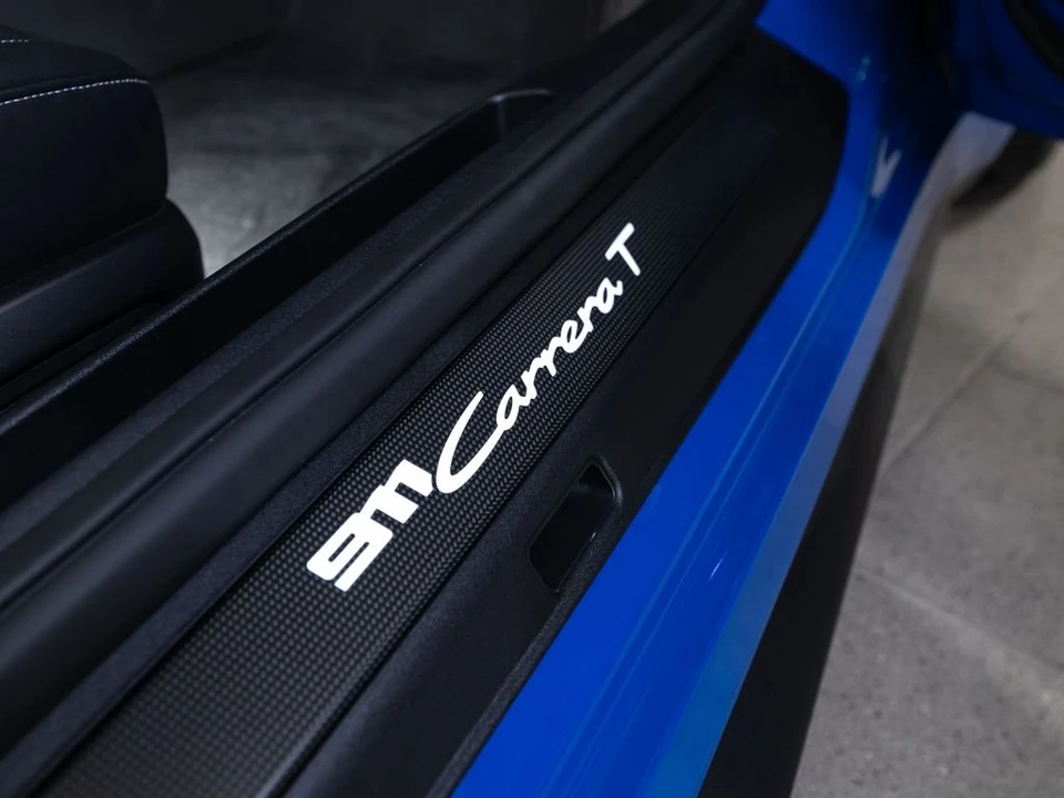 2025 Porsche 992 Carrera - Image 20 of 31
