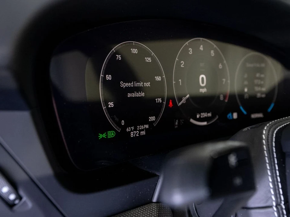2025 Porsche 992 Carrera - Image 30 of 31