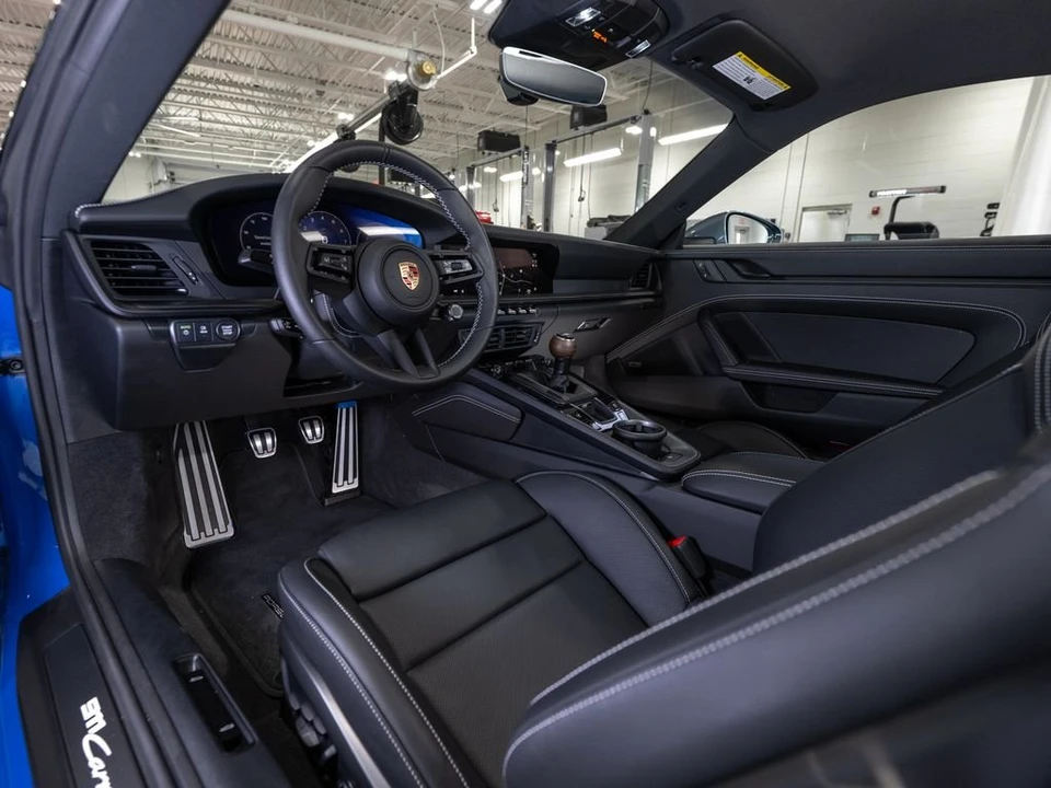 2025 Porsche 992 Carrera - Image 28 of 31
