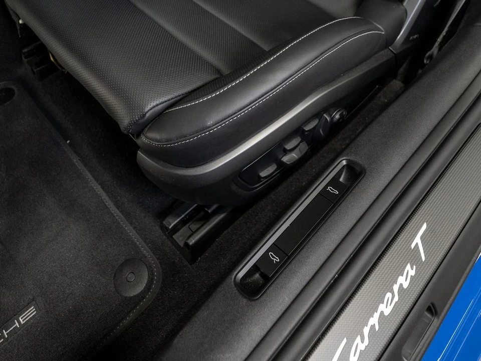 2025 Porsche 992 Carrera - Image 14 of 31