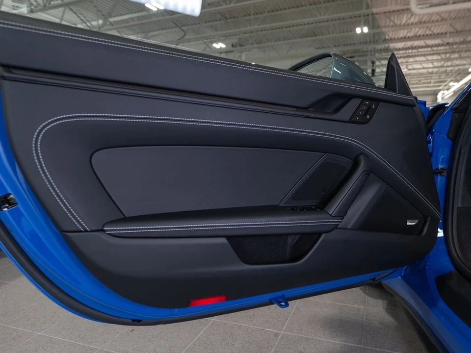 2025 Porsche 992 Carrera - Image 26 of 31