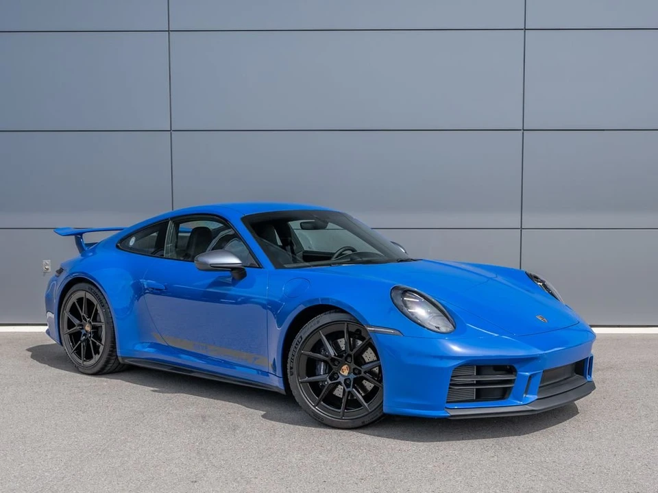 2025 Porsche 992 Carrera - Image 4 of 31