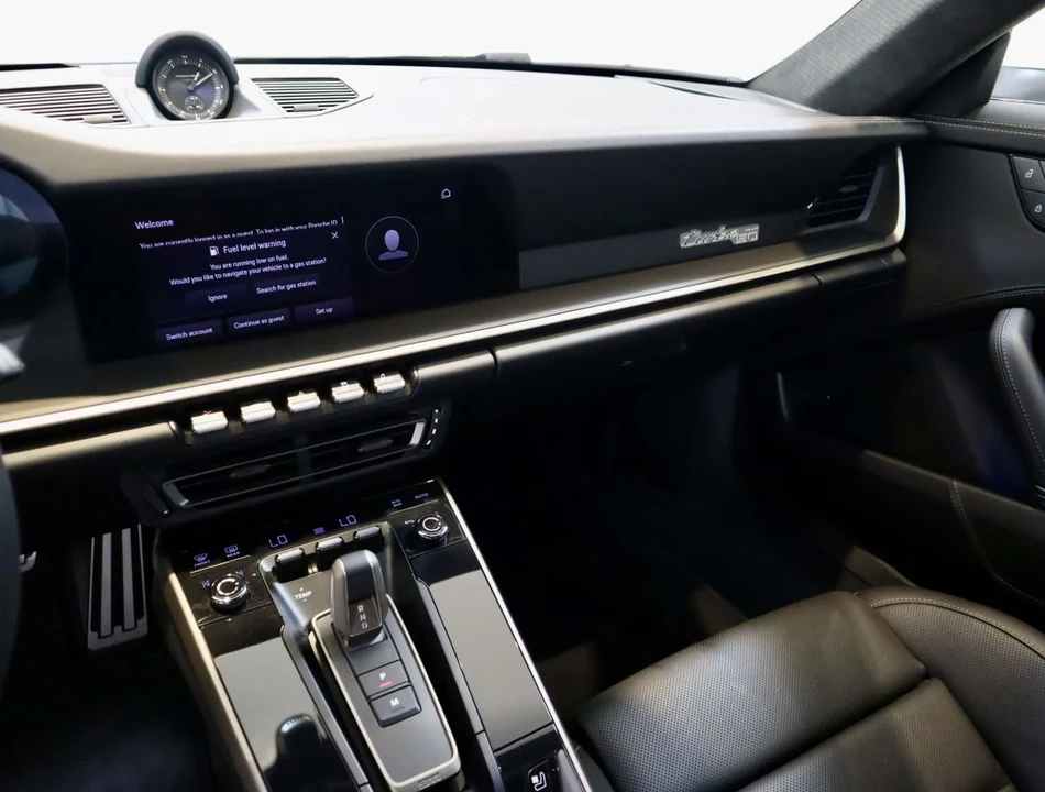 2025 Porsche 992 Turbo - Image 28 of 31