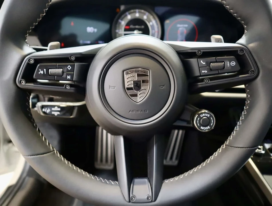 2025 Porsche 992 Turbo - Image 25 of 31