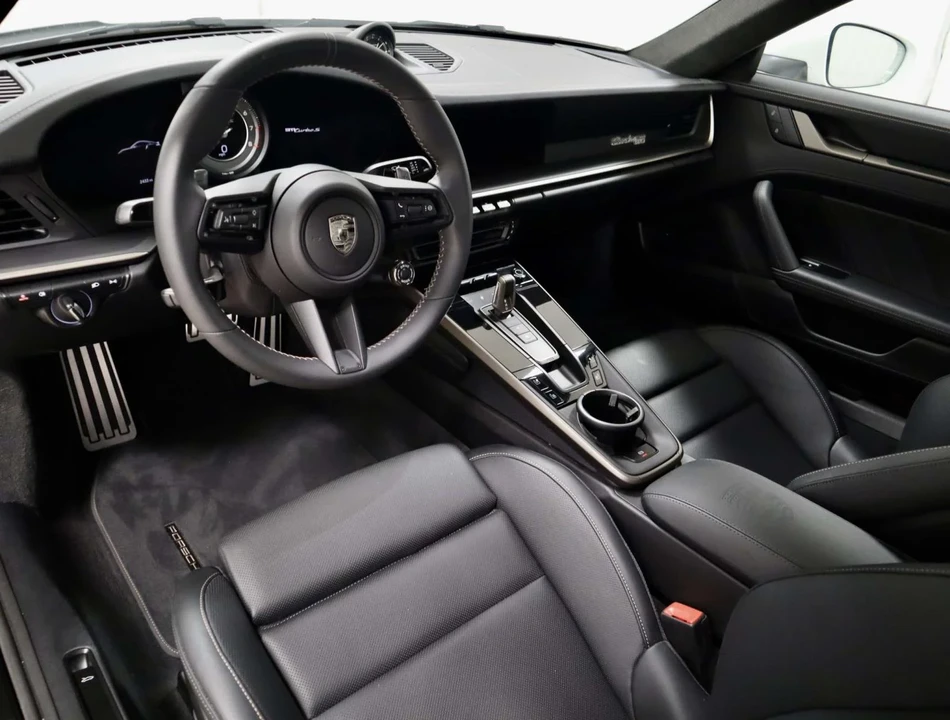 2025 Porsche 992 Turbo - Image 20 of 31