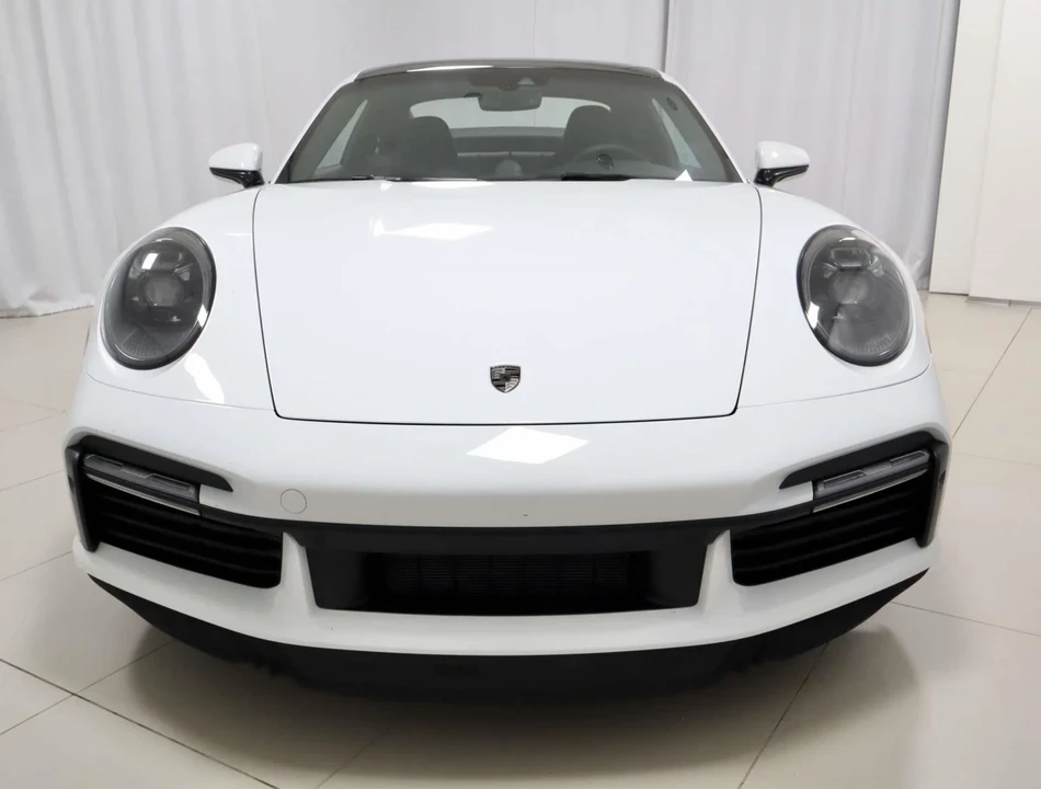 2025 Porsche 992 Turbo - Image 9 of 31