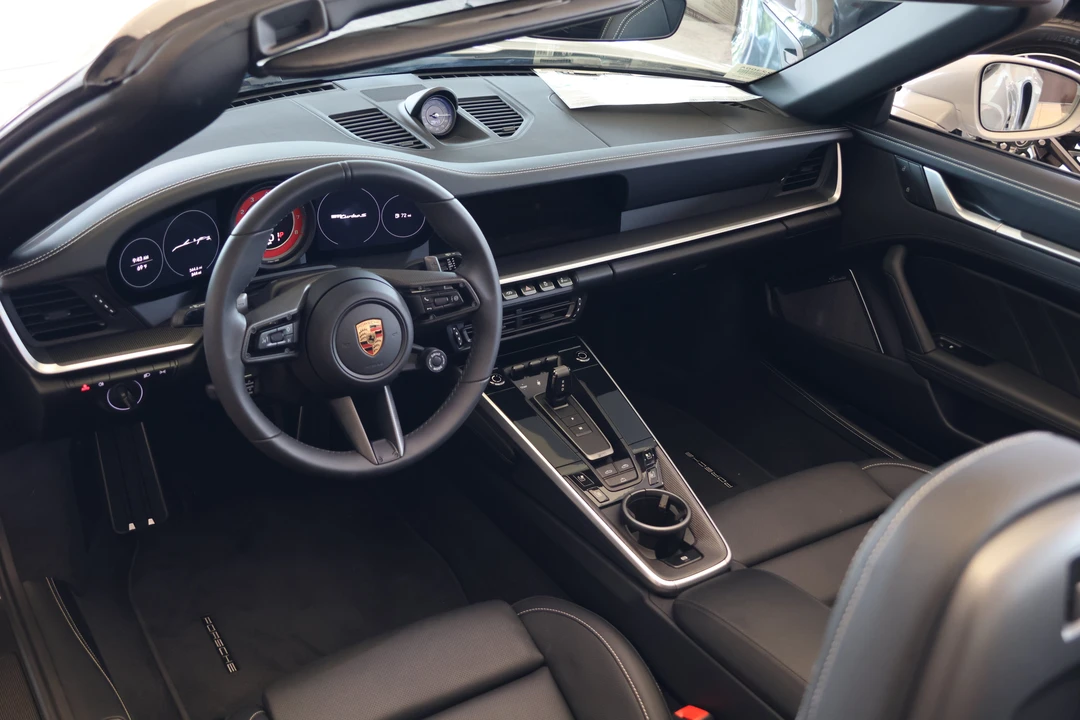 2025 Porsche 992 Turbo S - Image 15 of 31