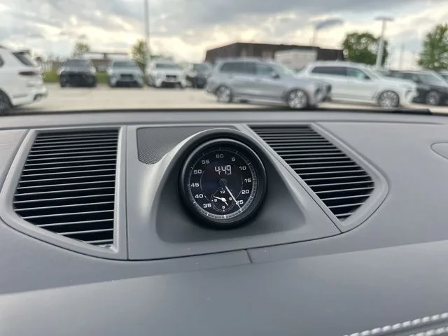 2025 Porsche Macan S - Image 16 of 21