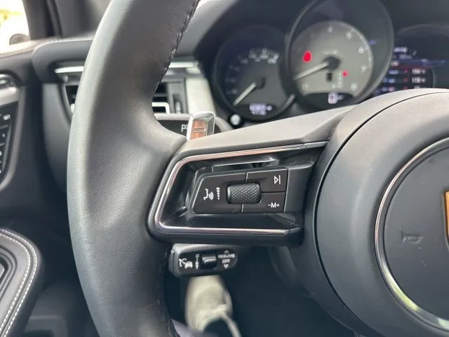 2025 Porsche Macan S - Image 17 of 21