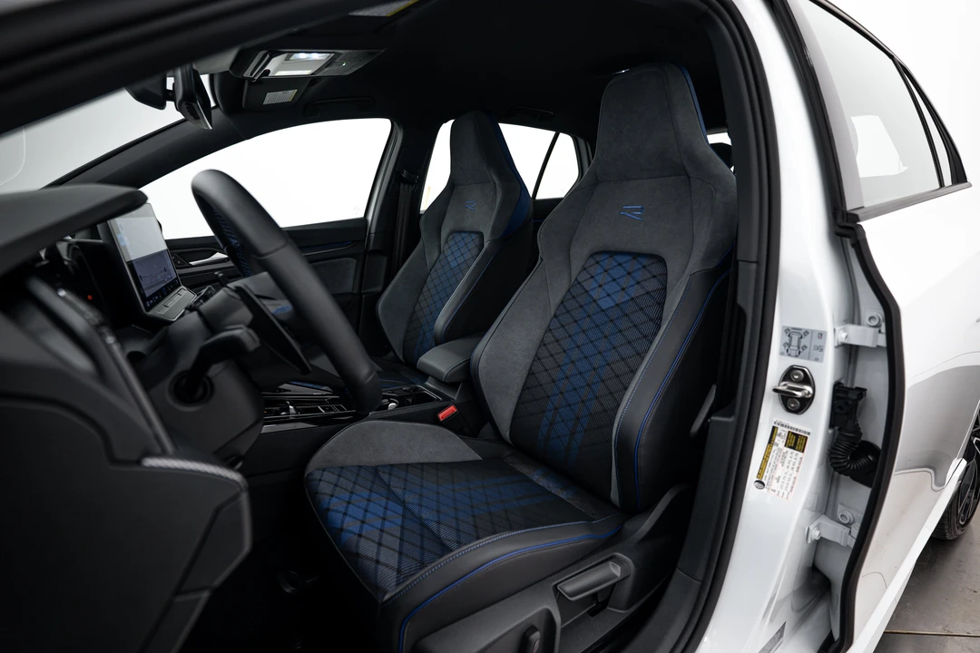 2025 Volkswagen Golf R Mk8 - Image 15 of 26