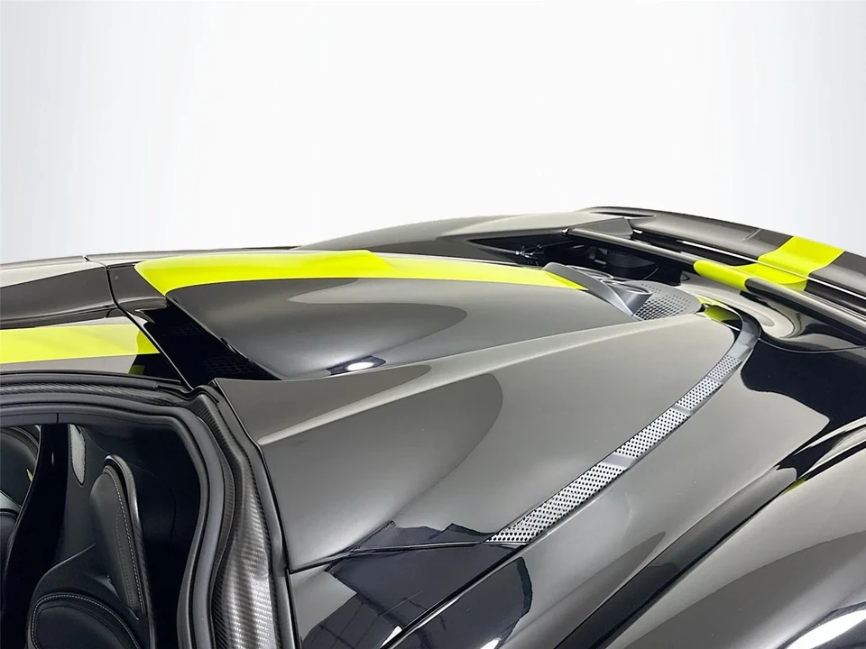 2026 Aston Martin Valhalla - Image 25 of 31