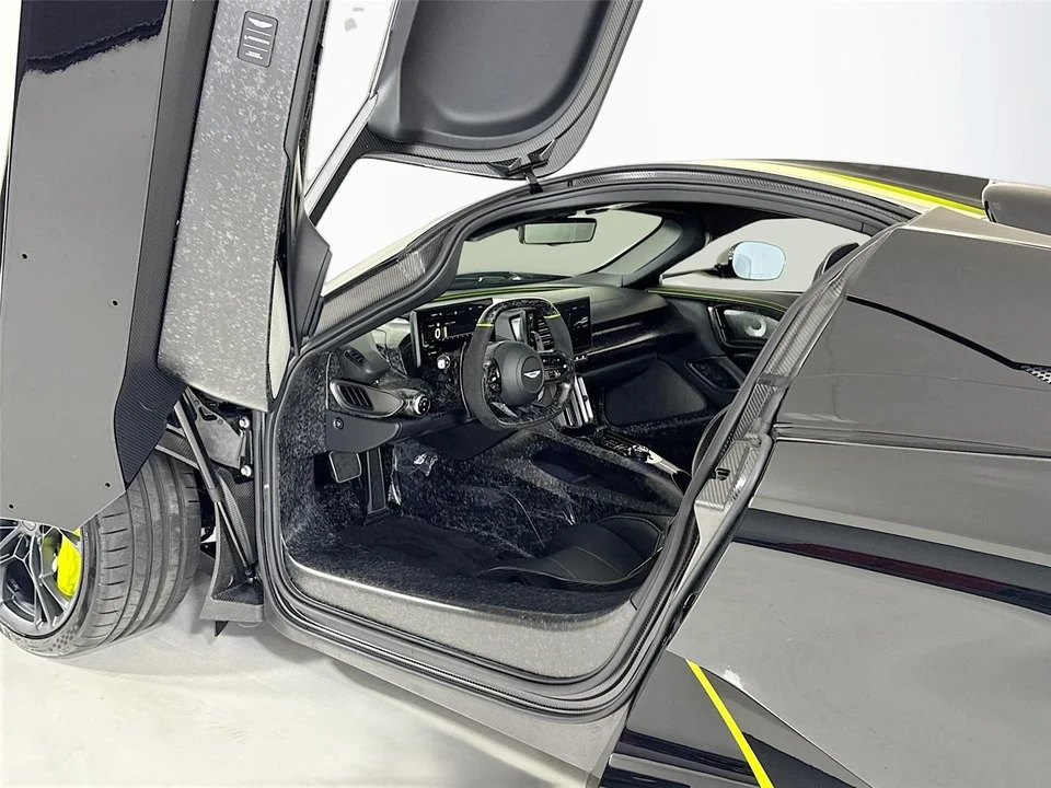 2026 Aston Martin Valhalla - Image 12 of 31