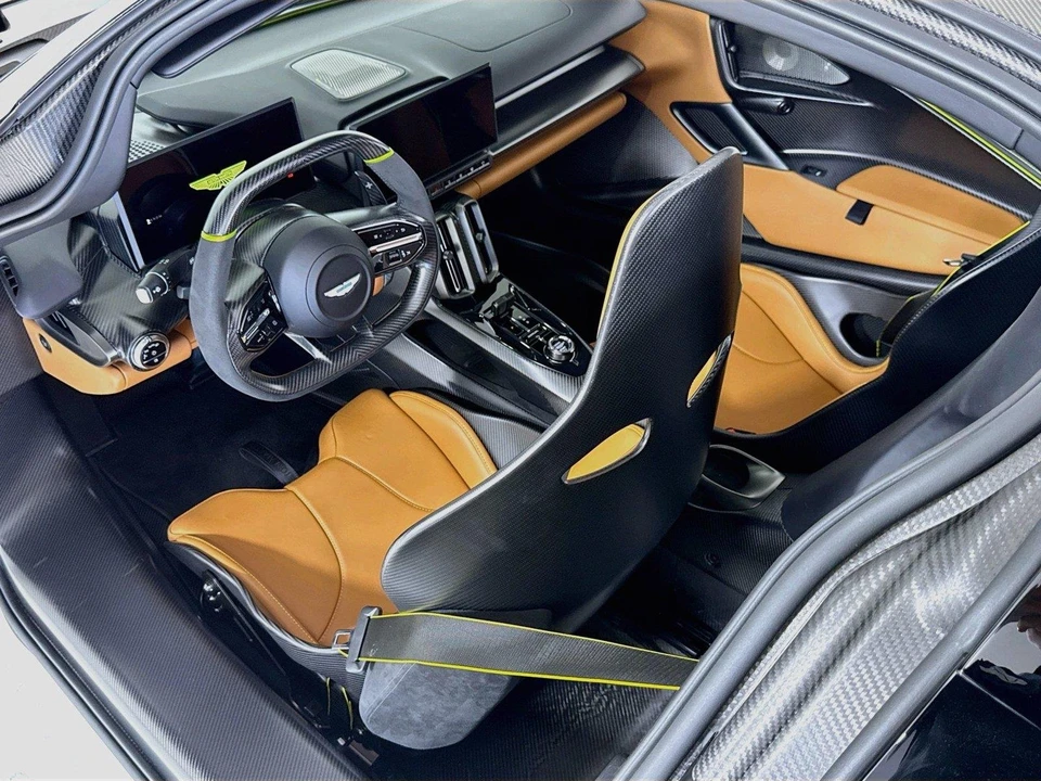 2026 Aston Martin Valhalla - Image 18 of 31