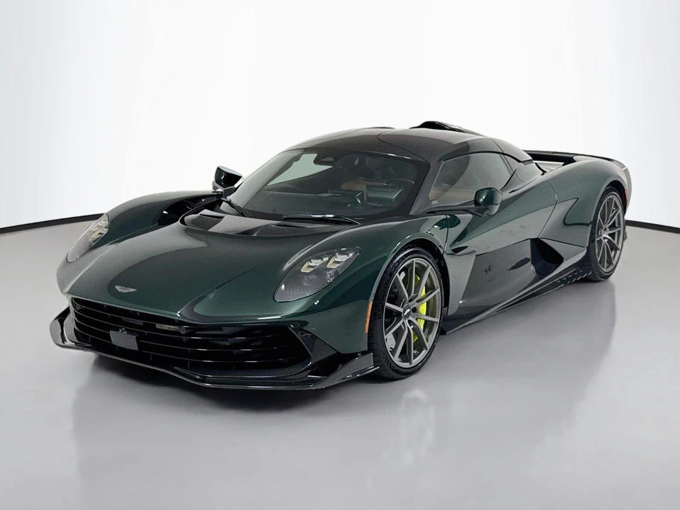 2026 Aston Martin Valhalla - Image 10 of 31