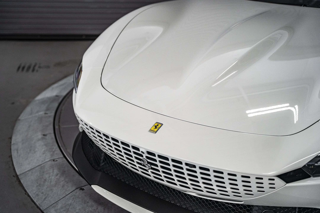 2026 Ferrari Roma Spider - Image 14 of 31