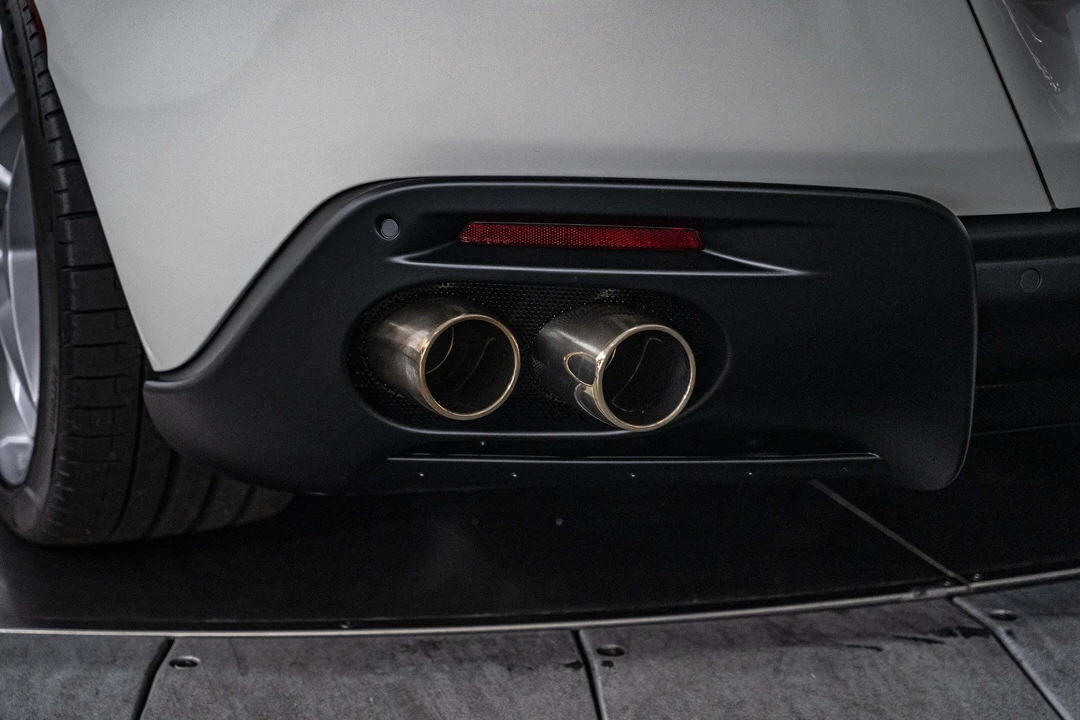 2026 Ferrari Roma Spider - Image 16 of 31