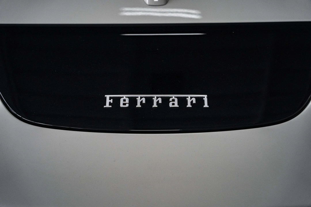 2026 Ferrari Roma Spider - Image 17 of 31