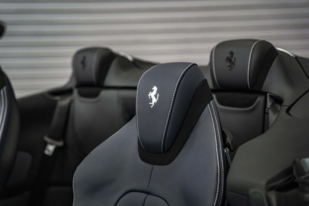 2026 Ferrari Roma Spider - Image 28 of 31