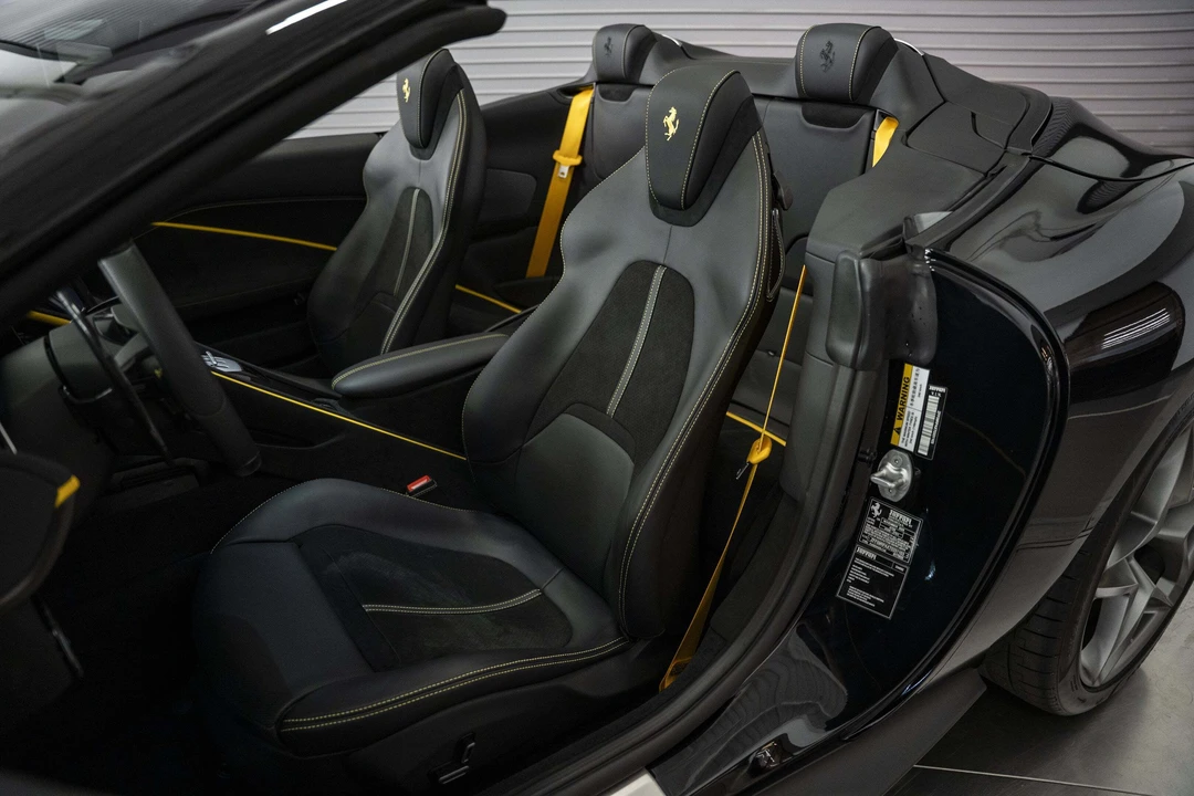 2026 Ferrari Roma Spider - Image 26 of 31