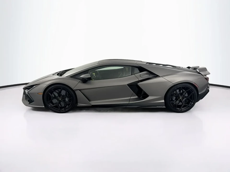 2026 Lamborghini Revuelto - Image 8 of 31