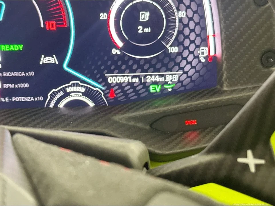 2026 Lamborghini Revuelto - Image 12 of 31